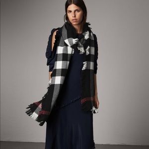 Authentic Burberry Wool Fringe Scarf